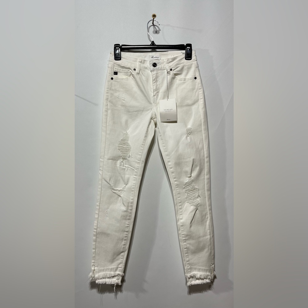 KanCan Mid-Rise White Distressed‎ Skinny Ankle Jeans  Size 26 Inseam 27” NWT